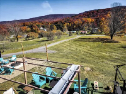 Family friendly mountain view, modern retreat.