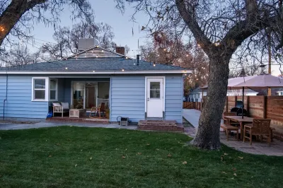 3 bedroom 2 bath private house,walkable to restaurants, shops, and breweries. Hotels near Ancient Bristlecone Pine Forest