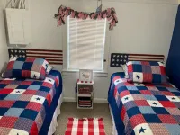 Memories on Main -Located halfway between Ocean Isle Beach and Holden Beach Hotels in Shallotte