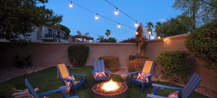 Heated Pool. Spacious Home w Lake Views. Sleeps 16 with tons of entertainment! Hotels in Gilbert