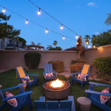 Heated Pool. Spacious Home w Lake Views. Sleeps 16 with tons of entertainment!