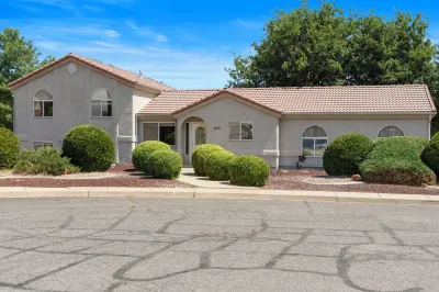 Zion Desert "Cruise" House - private pool, hot tub & game room