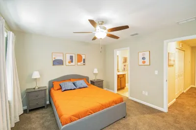 Relaxing 3bd 3bath Tallahassee Condo