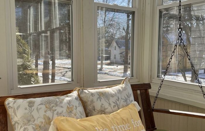 3 Bed, 2 Bath Cozy Home Across from Zoo in the Heart of Baraboo.