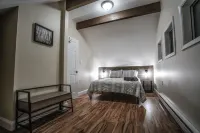 BLVE Cabin w/ Hot Tub in Mountains Near Bushkill Falls VIEWS