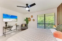Anna Maria Island Beach Condo - 2 Bedroom, 2 bathroom - Sleeps 6 - Brand New!!!