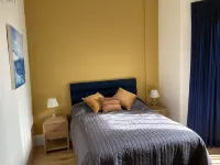 Self-contained annex close to town centre