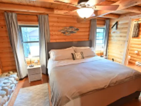 La Vita e Bella -Life is Good- at this pet friendly Northwoods escape Hotels in Phelps