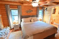 La Vita e Bella -Life is Good- at this pet friendly Northwoods escape