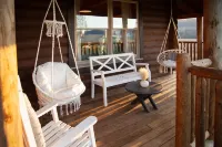 NEW CABIN! Hot Tub, Gazebo, Wraparound Deck, Sleeps 14. Drive to Hocking!