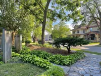 Entire Victorian Mansion - Near Main St & Farmer’s Mkt - Sleeps12 Hotels near Nike Factory Store