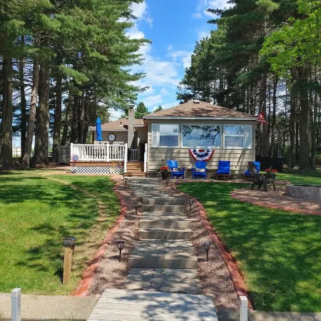 Beautiful 4 Seasons Minocqua Lake House with optional pontoon