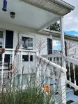 Small Town Getaway - close to in-town Mathews with a casual rural life