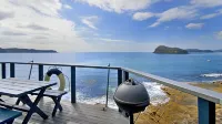 'Seabreeze' a unique Waterfront/Beachside property