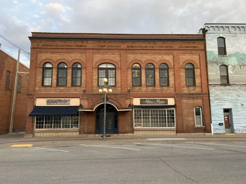 Four Eleven Suites a Vintage Renovation in Downtown Vinton