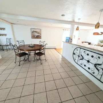 ⭐ Spacious and Bright , Very Close to Beach! ⭐