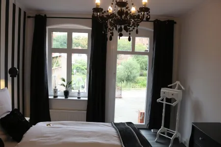 Holiday apartment on the Havel with cathedral view on the ground floor