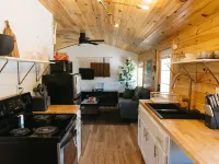 Cozy Dumplin' RRG - Warm & Modern Stay in RRG/Auxier ウルフのホテル