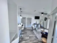 Cozy-King 1-bedroom w/pool & gym