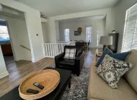 Coastal Dreams -- Roomy 2-Bedroom Apartment Nestled in Downtown Saugatuck