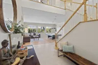 Resort-style Home with stunning views, pool, hot tub, putting green