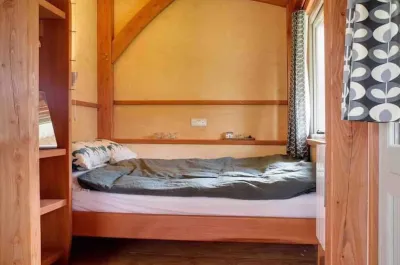 Daisy-a romantic logcabin hiding amongst the trees 데오달 글렌 주변 호텔
