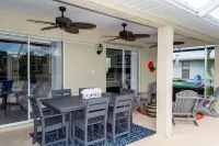 10 miles to Jensen, Hutchinson, and Stuart beaches-  Amazing 3/2 w  private pool