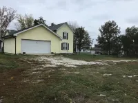 STORMFIELD WESTCountry charm nestled in Perry Mo, 3 miles from Mark Twain Lake