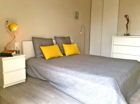 Unique!! unusual! Charming apartment with large garden 10 m from the Royal Canal