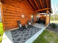 This cabin is a 1 bedroom(s), 2 bathrooms, located in Pigeon Forge, TN.