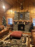 Beautiful Henrys Lake Log Cabin
