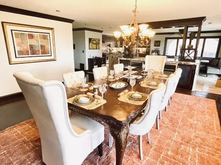 Welcome to @ViewLaneVilla "Insta/IG" NJ Mediterranean Villa with Lake Views Отели в г. Хантердон