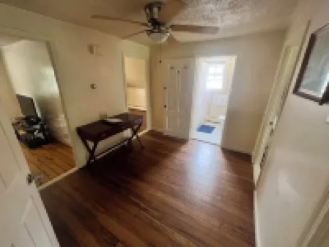 Beautiful Bristol 2BR Apartment Right Next To The Bay