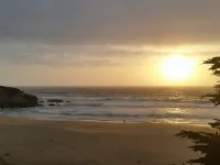Coastal Charm: Ocean Views, Hot Tub, Fire Pit Near Tide Pools, Surfing, & SFO 莫斯海灘住宿飯店