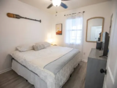 Blue Haven-Beach Condo with Pool and Hot Tub 월드 투어 골프 링크스 주변 호텔