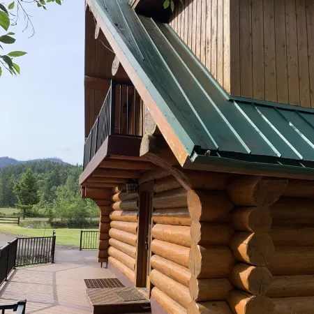 6 BDRM Log Cabin on Big Fall Creek