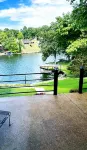 "Deja Blue" Lakeview Villa w/ Luxe Master Bedroom Views