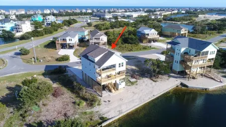 Playroom, Basketball & Pool; Lakefront w/ Sound & Sunset Views; Dog Friendly