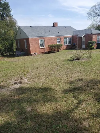 Lovely 3bdrm home walking distance from Masters