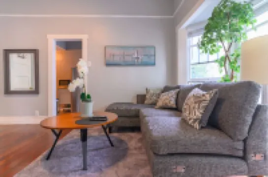 High Ceiling, Cozy 1BR in the Central of Pasadena, Walk to Markets and Resturant