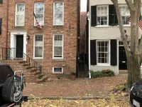 Historic cobblestone street Captain's Row townhouse