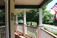 Oak Bluff's Victorian Walk to Town & Beaches