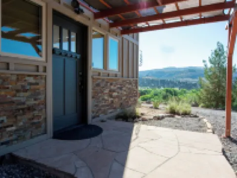 Stargazer Bungalow Near Sedona • Pool • Hot Tub • King Bed Hotels in Cornville