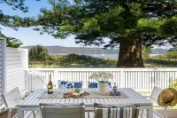 1 Night Free! Absolute Beach Front House Panoramic Views Hotels in Patonga