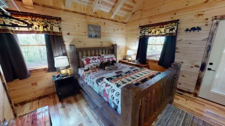 Secluded cabin for 2 in the Hocking Hills