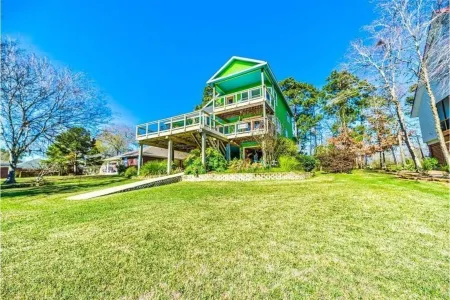 Margaritavilla-4 bed/3.5 baths-Water Front-Amazing