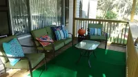 Quiet getaway in updated home in Fl state forest