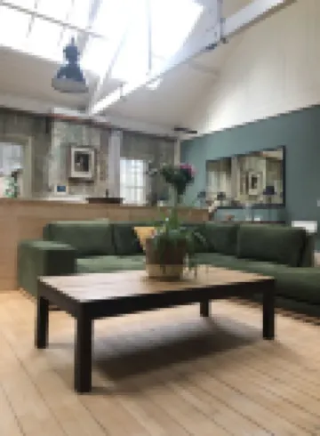 Extremely Spacious Loft Located in the Vibrant America Ground Close to the Beach