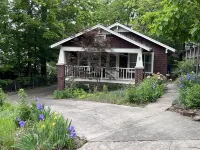 The "Little House on the Hill"- Near Downtown Fayetteville and the U of A
