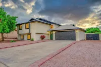 Your Home Away from Home: Pool, Games, Hot Tub, Western, BBQ, Lux Home, Family Hotels near Metro by T-Mobile